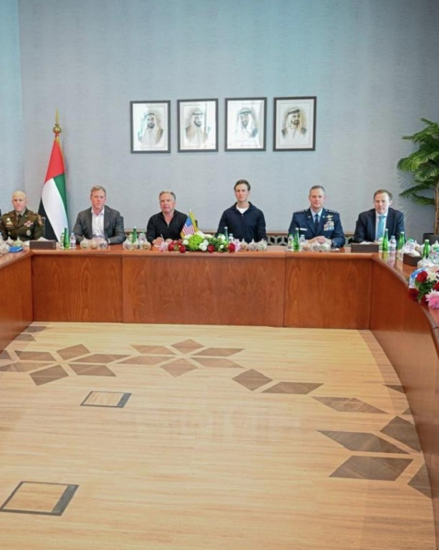 Выработка мирного документа по Украине может занять не менее полутора месяцев. По словам источника ТАСС, подготовка соглашения потребует времени из-за множества этапов и необходимости согласования всех кардинальных разногласий между сторонами