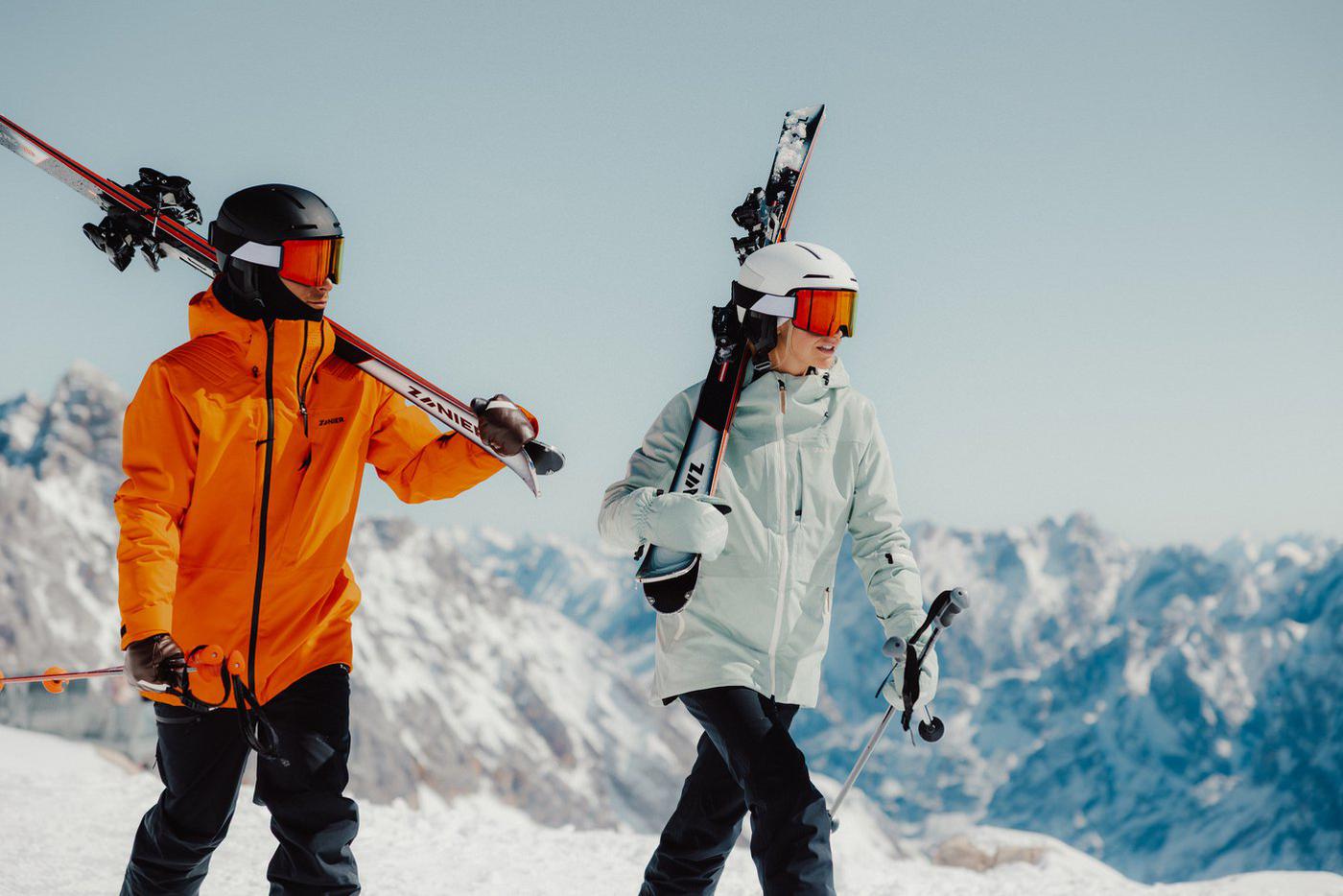 Бренд уделяет особое внимание деталям, посадке и долговечности изделий.