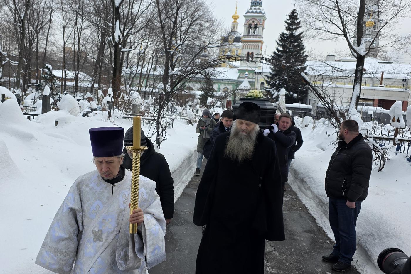 Траурная процессия на Рогожском кладбище.