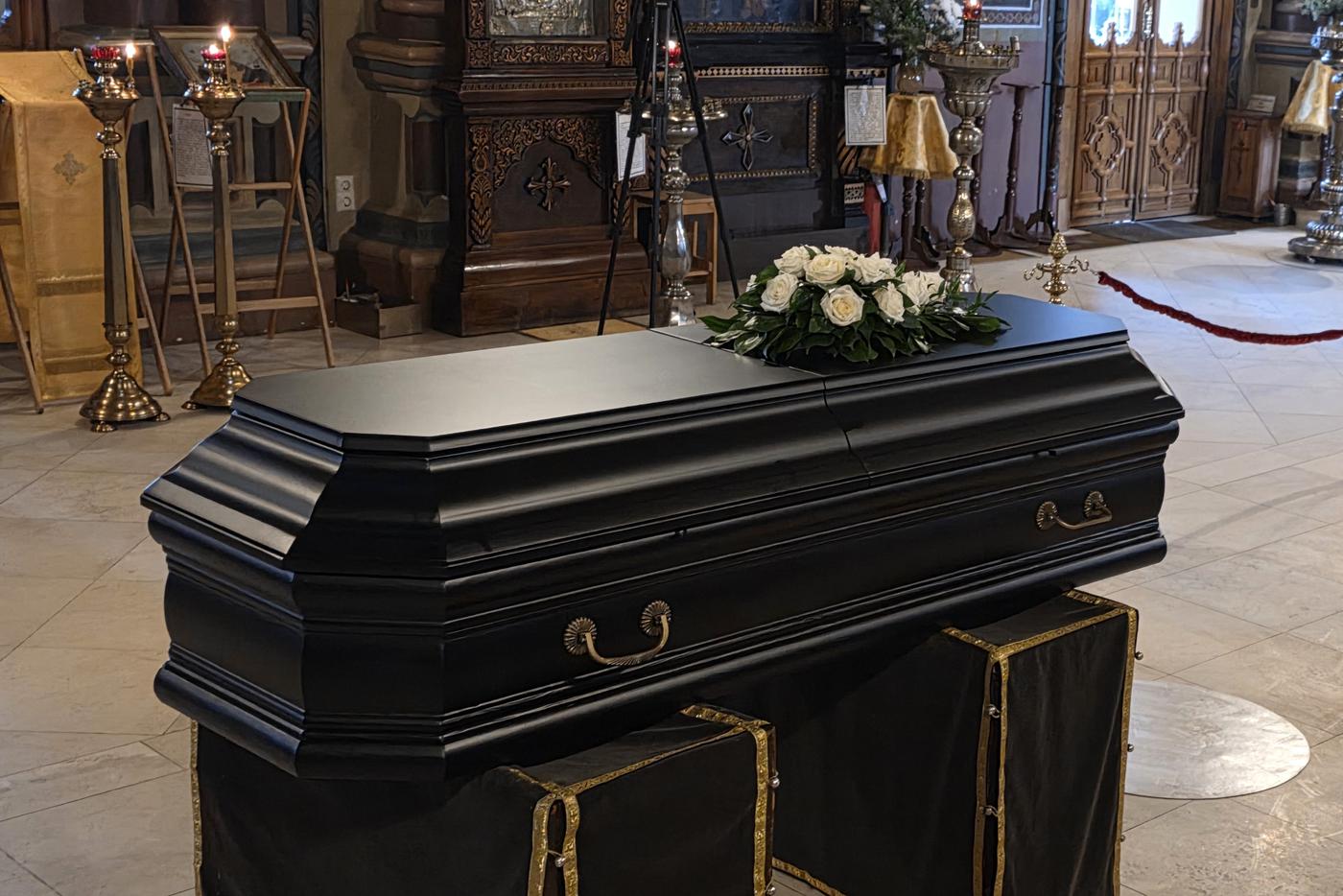 Гроб с телом Светланы Жильцовой.