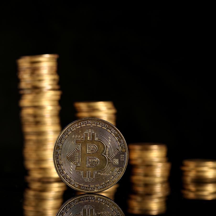 Криптобиржа Bithumb по ошибке перечислила пользователям 620 тысяч биткоинов. Южнокорейская криптовалютная биржа Bithumb сообщила об ошибочном зачислении 620 тысяч биткоинов 249 участникам промоакции. В среднем каждый пользователь получил около 2,49 тысячи биткоинов, что эквивалентно примерно 244 миллиардам вон (166 миллионов долларов)