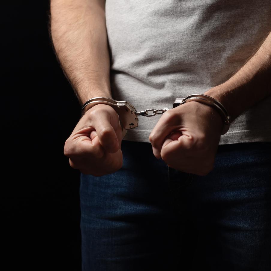 В Санкт-Петербурге арестовали бравшего взятки за тела умерших коммерсанта. Арестован один из фигурантов дела о продаже частей тел умерших Александровской больницей Санкт-Петербурга. Ему вменяют дачу взяток