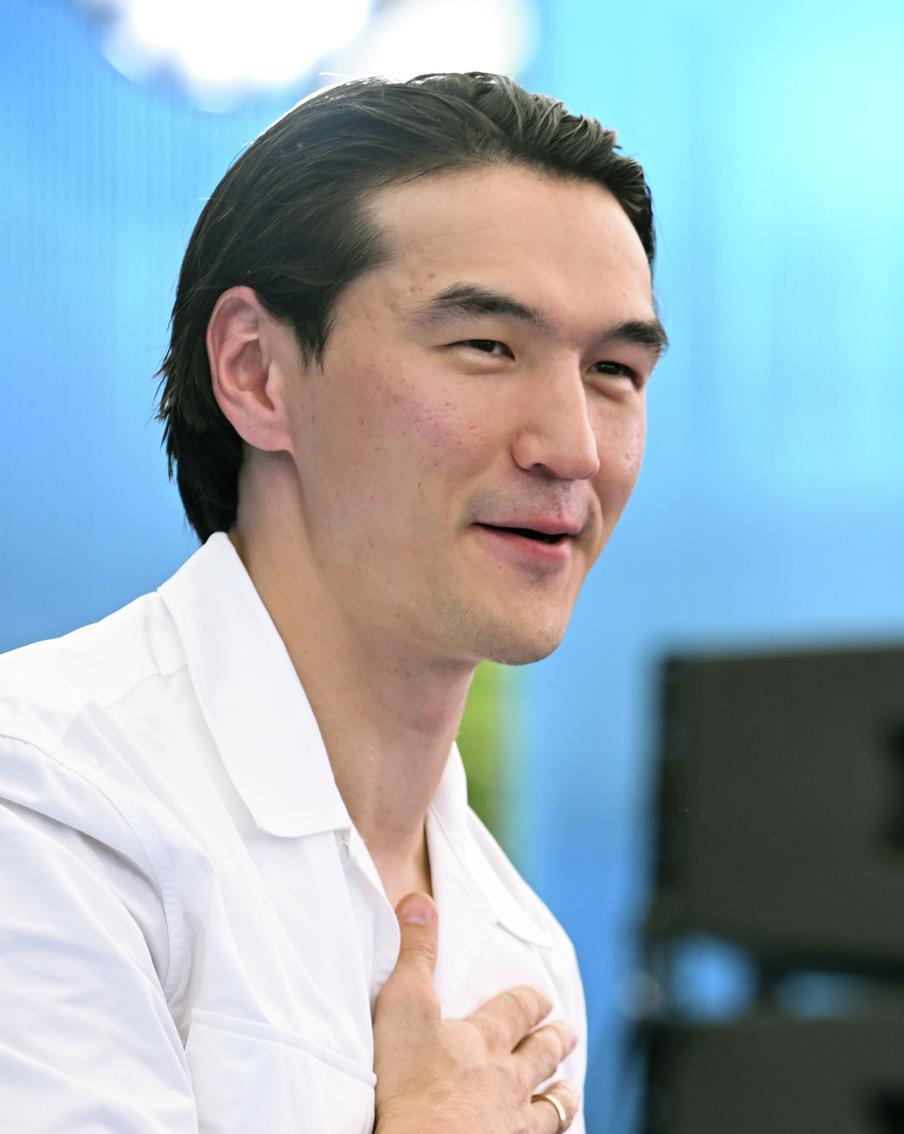 Комик Нурлан Сабуров вернулся в Казахстан после получения запрета на пребывание в России