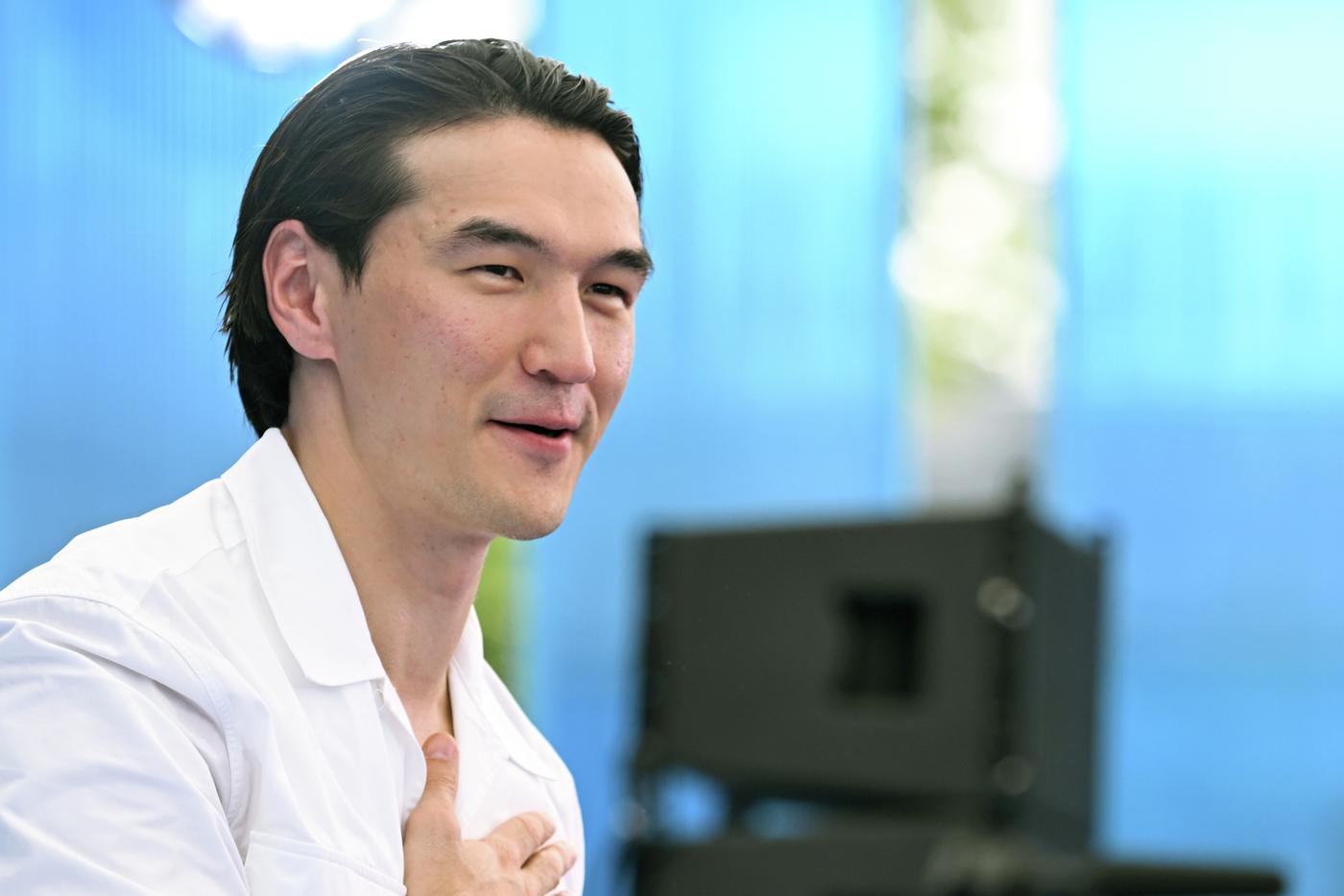 Комик Нурлан Сабуров вернулся в Казахстан после получения запрета на пребывание в России