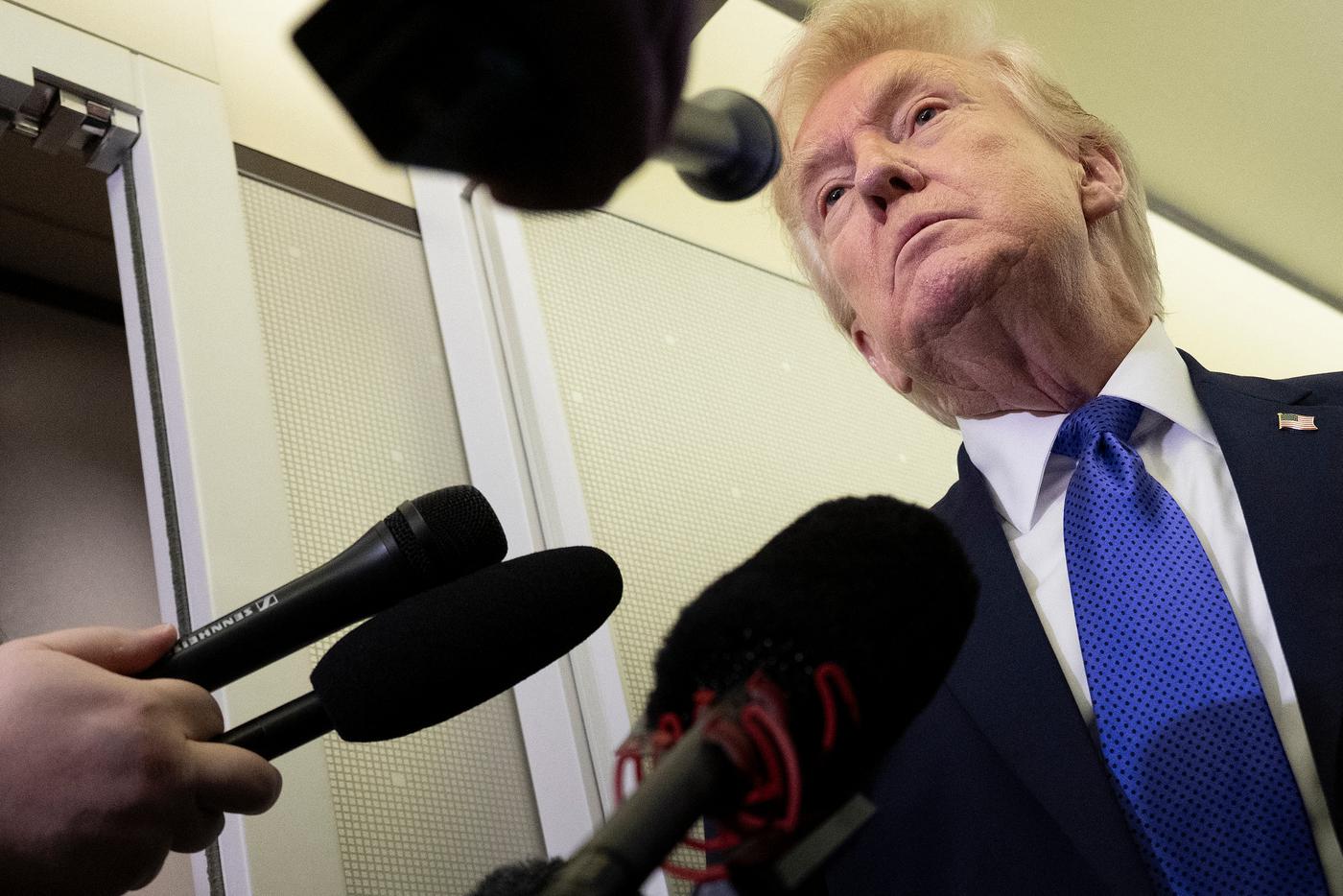 Дональд Трамп не стал извиняться за видео с Обамой и его женой в виде обезьян