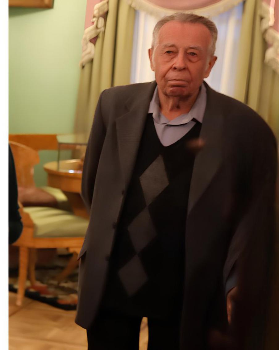 Умер потомок Пушкина Вячеслав Гуцко. 29 января на 88-м году жизни ушёл из жизни Вячеслав Александрович Гуцко – представитель пятого поколения семьи Пушкиных. Об этом сообщила пресс-служба Государственного музея А. С. Пушкина