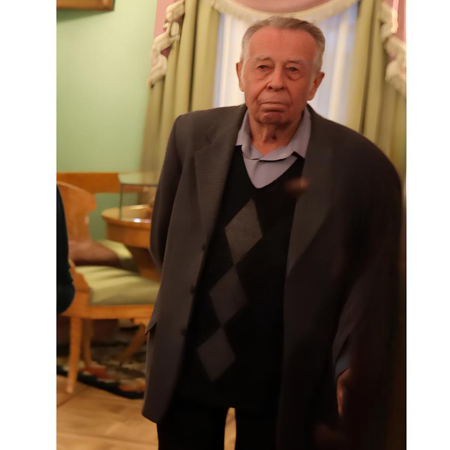 Умер потомок Пушкина Вячеслав Гуцко. 29 января на 88-м году жизни ушёл из жизни Вячеслав Александрович Гуцко – представитель пятого поколения семьи Пушкиных. Об этом сообщила пресс-служба Государственного музея А. С. Пушкина