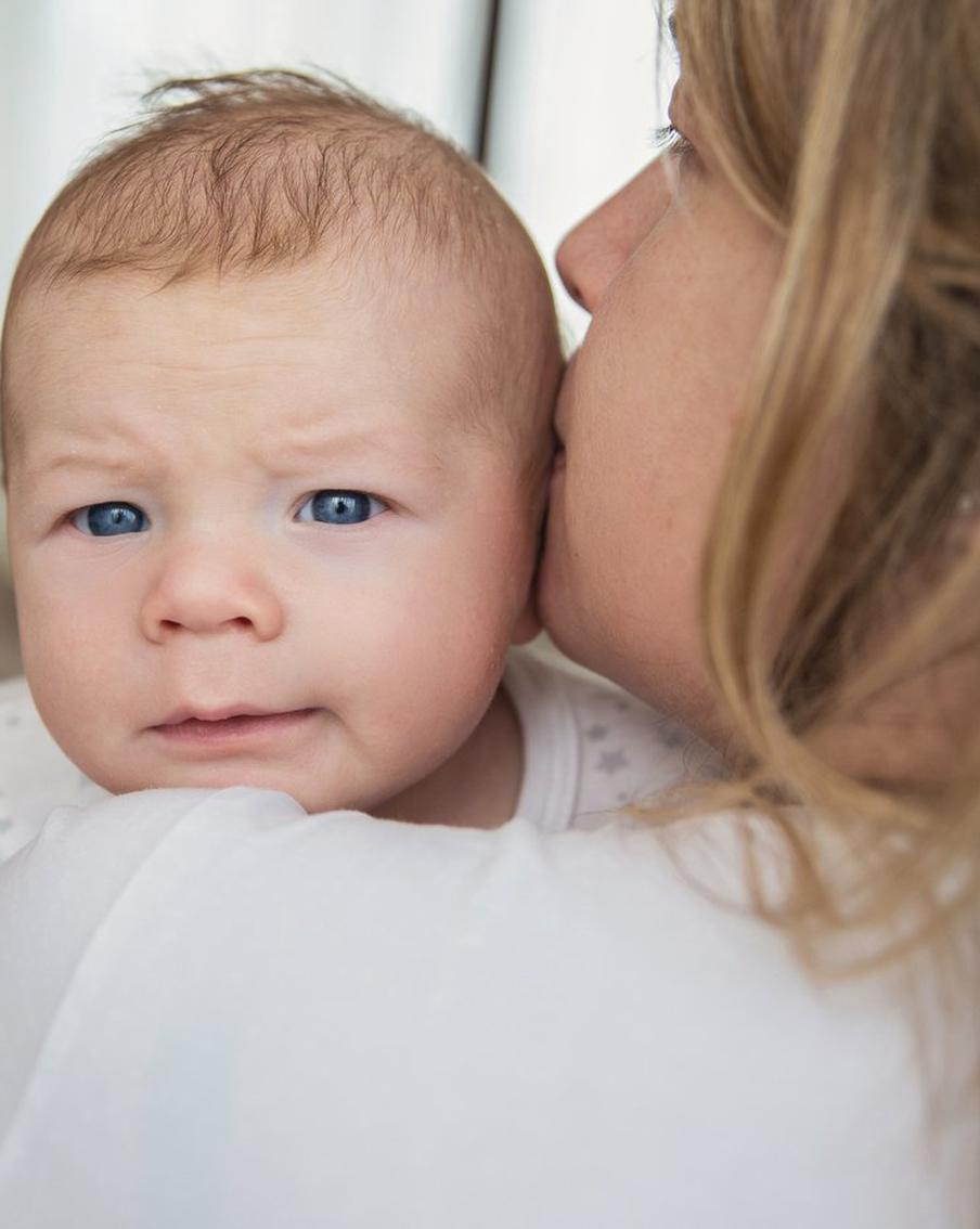 В России новорождённых начнут с апреля проверять ещё на два заболевания. С 1 апреля 2026 года в Российской Федерации будет расширен список заболеваний, подлежащих скринингу новорождённых