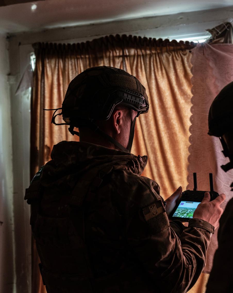 Российские военные могли восстановить потерянный доступ к спутникам Starlink. Несмотря на отключение неавторизованных украинскими чиновниками терминалов Starlink, российские военные смогли обнаружить способ вернуть себе доступ к спутниковому Интернету