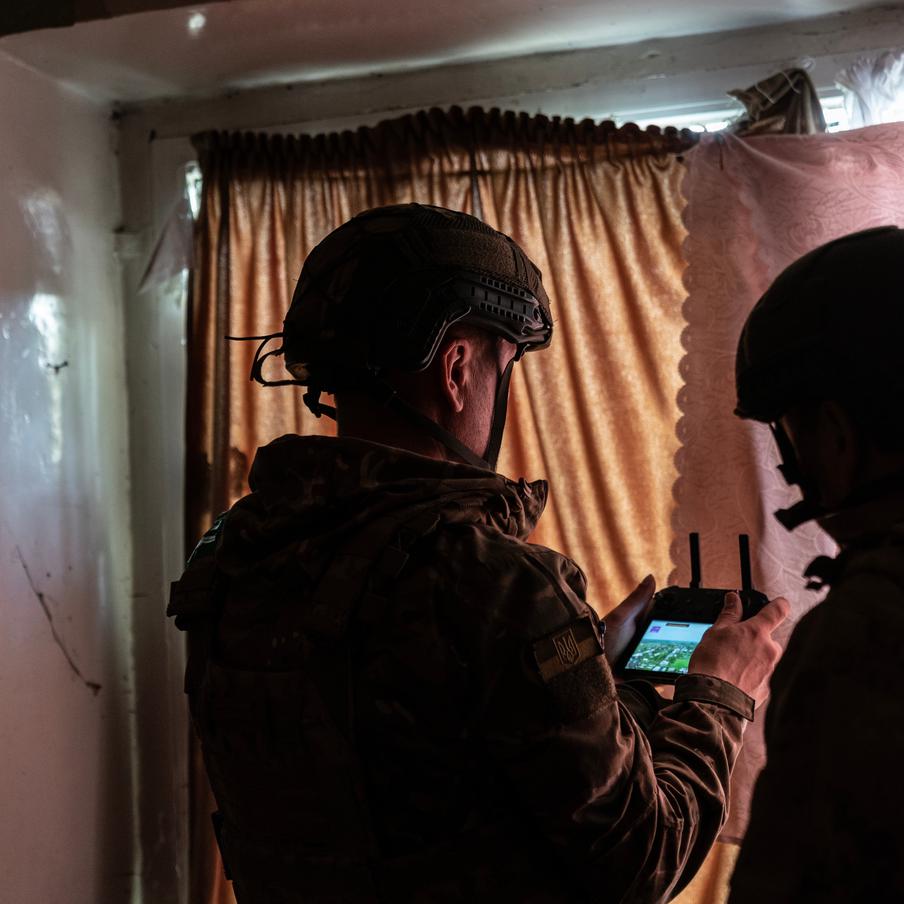 Российские военные могли восстановить потерянный доступ к спутникам Starlink. Несмотря на отключение неавторизованных украинскими чиновниками терминалов Starlink, российские военные смогли обнаружить способ вернуть себе доступ к спутниковому Интернету