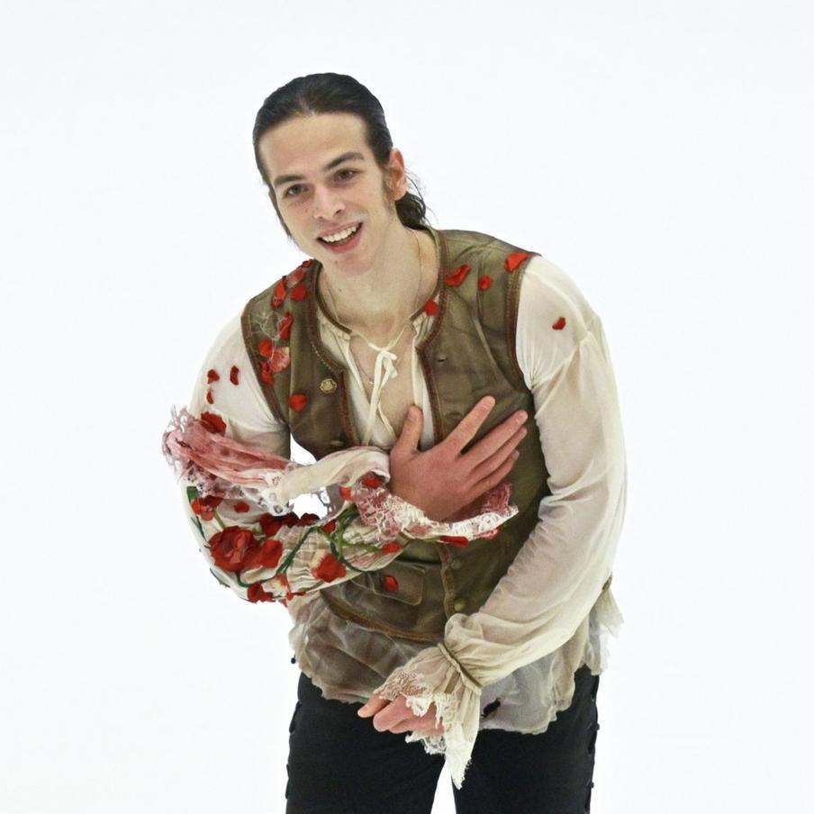 Российскому фигуристу в Италии запретили выступать под музыку из "Парфюмера". Организаторы зимней Олимпиады в Италии запретили россиянину Петру Гуменнику выступать в короткой программе под музыку из фильма "Парфюмер". В итоге композицию пришлось заменить