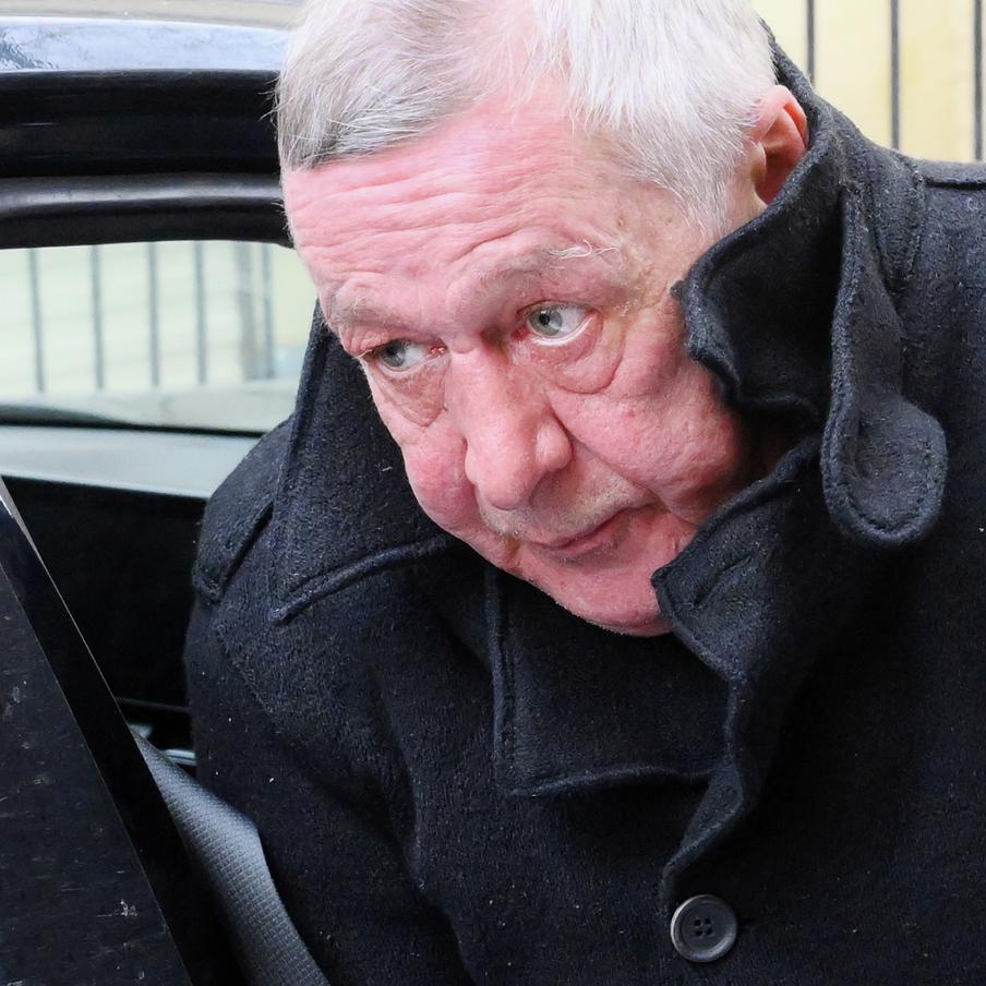 Михаил Ефремов после освобождения из тюрьмы в марте впервые выйдет на сцену. После выхода из мест лишения свободы актёр Михаил Ефремов дебютирует на сцене театра "Мастерская "12" под руководством Никиты Михалкова. Он исполнит главную роль в спектакле "Без свидетелей", созданном по мотивам пьесы Софьи Прокофьевой "Беседа без свидетеля". Его партнёршей станет Анна Михалкова. Премьерные показы запланированы на 25 и 26 марта