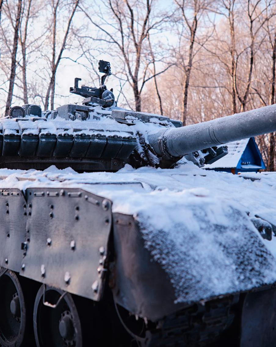 В "Ростехе" объяснили, почему у России не закончатся танки. В недавнем интервью ТАСС Бекхан Оздоев, индустриальный директор кластера вооружений госкорпорации "Ростех" и член Бюро Союза машиностроителей, рассказал о том, как российская армия непрерывно пополняется новыми и модернизированными танками