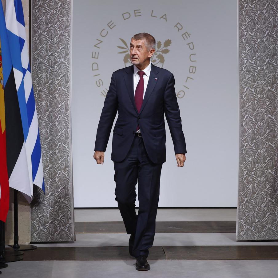 В Евросоюзе призвали к началу прямых переговоров с Владимиром Путиным. Чешский премьер-министр Андрей Бабиш призвал Евросоюз восстановить дипломатические отношения с Россией и начать переговоры с Владимиром Путиным