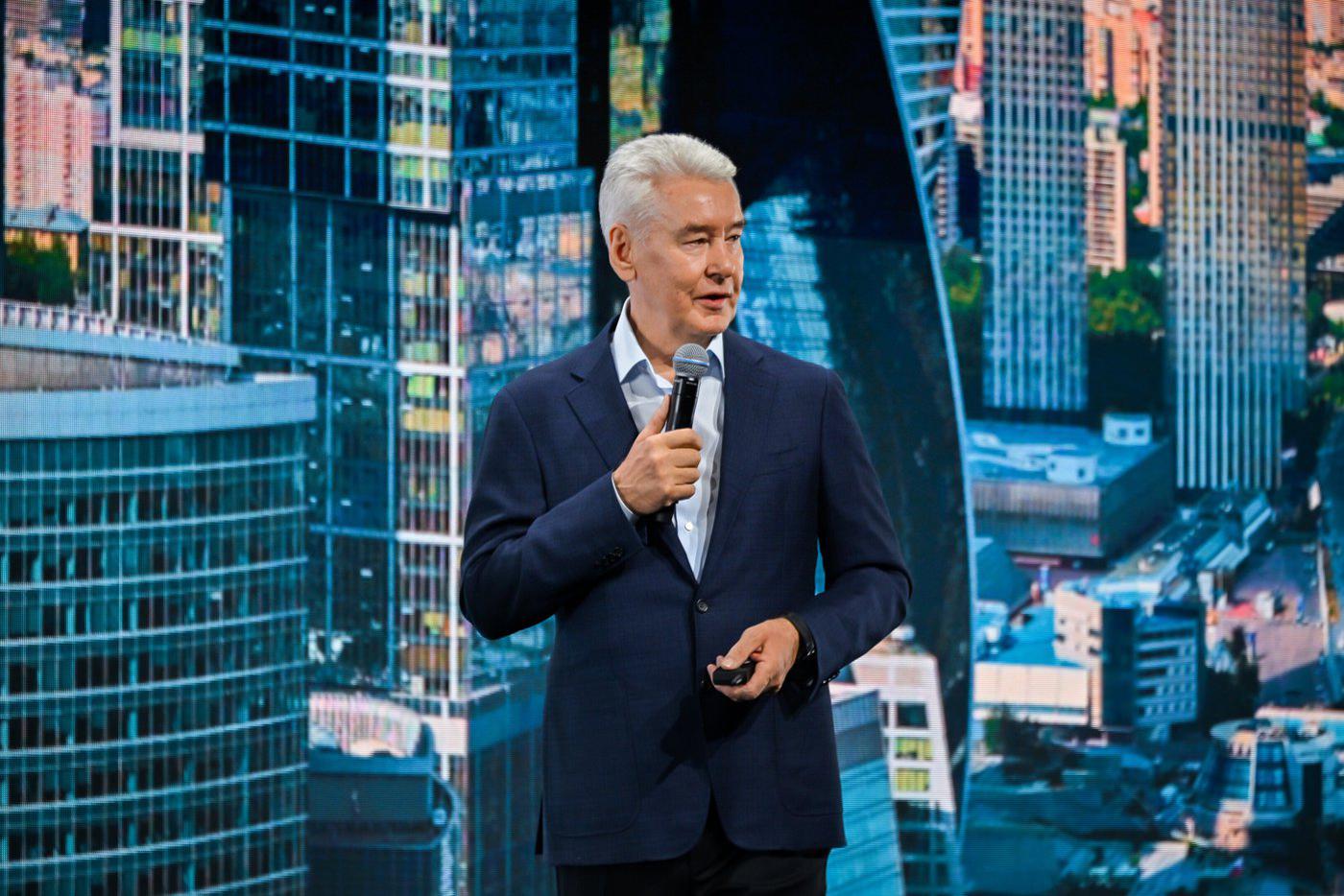 Собянин рассказал о пополнении парка Московского авиацентра новым вертолётом