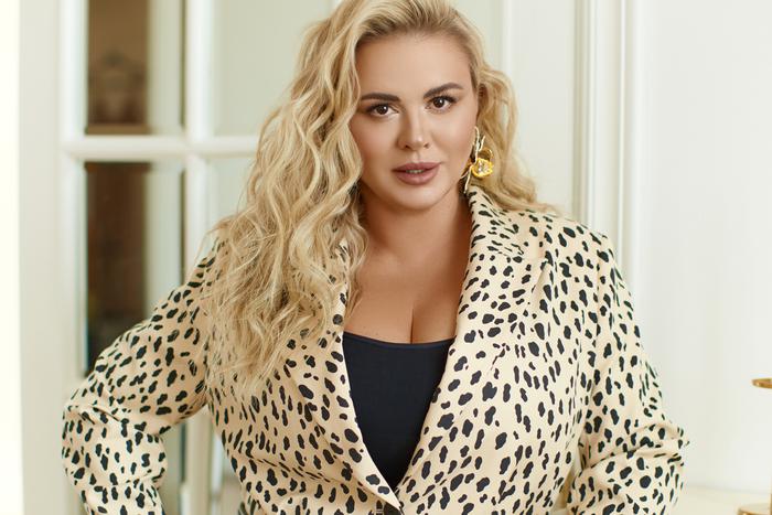 "Меня часто называют Семёном": Семенович рассказала про детство, любовь и нелюбимые прозвища