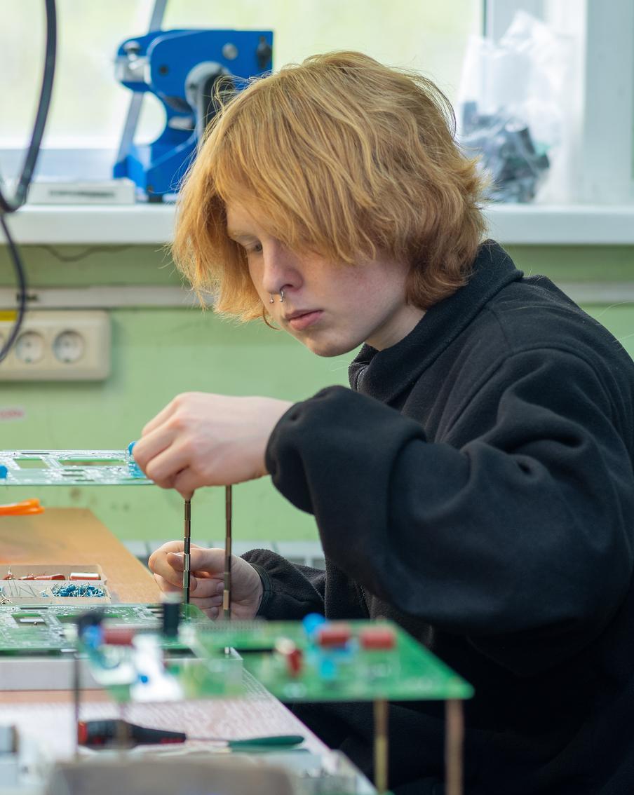 Глава Минтруда заявил об отсутствии планов повысить пенсионный возраст. Вопреки дискуссиям о нехватке квалифицированных кадров, правительство Российской Федерации не рассматривает возможность повышения пенсионного возраста. Об этом заявил Антон Котяков, министр труда, в интервью журналу "Эксперт"