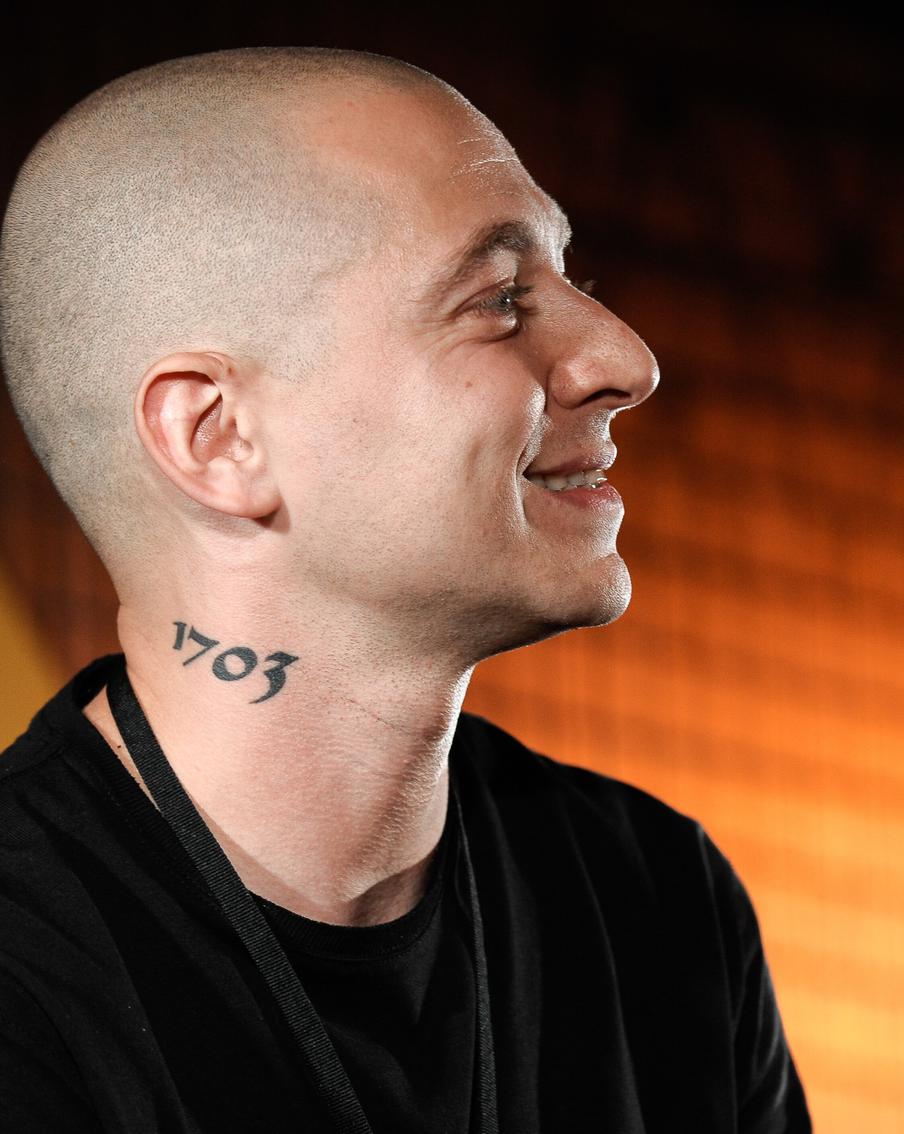 Петербургский суд заочно арестовал иноагента Oxxxymiron. Смольнинский районный суд Санкт-Петербурга вынес решение о заочном аресте известного исполнителя Мирона Фёдорова, известного как Oxxxymiron, который был признан иностранным агентом. Об этом сообщила руководитель объединённой пресс-службы судов города Дарья Лебедева