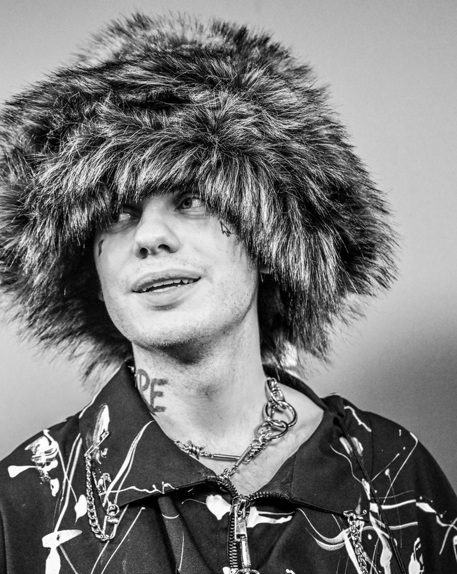 NЮ, Lida и "ушной червь" от Лилли Уэст: главные музыкальные новинки недели (+плейлист)