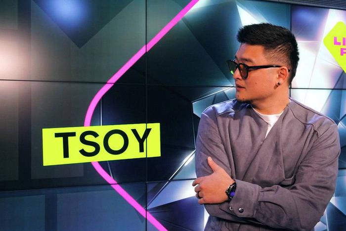 "Меня воспитал магнитофон": Анатолий Цой поделился воспоминаниями из детства