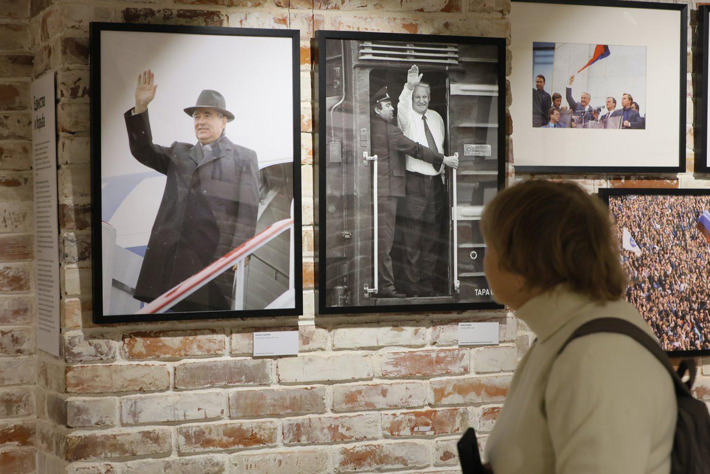 На заре своего правления каждый из лидеров пользовался огромной популярностью в стране.