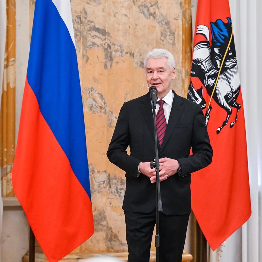 Сергей Собянин объявил о начале приёма заявок на конкурс "Новатор Москвы". Сергей Собянин, мэр Москвы, в своём официальном канале объявил о начале приёма заявок на седьмой конкурс инновационных разработок "Новатор Москвы". Он отметил, что конкурс направлен на поддержку создателей технологических решений, стремящихся вывести свои разработки на рынок и внедрить их в городскую среду