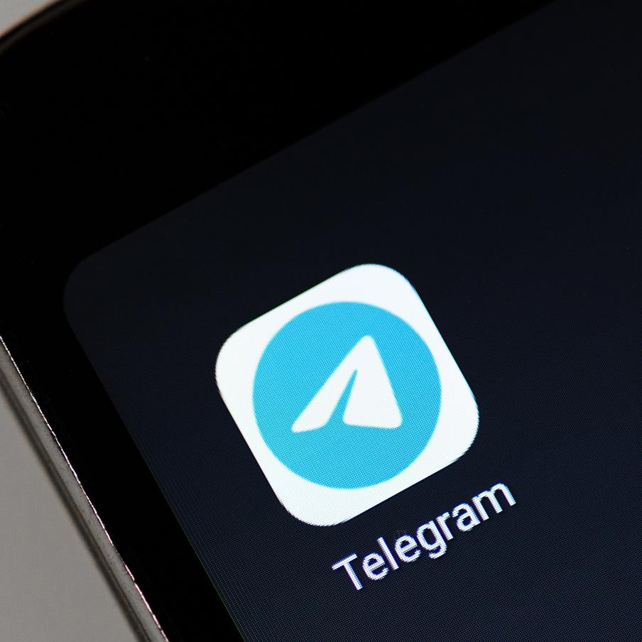 Роскомнадзор начнёт ограничение работы Telegram. По информации, полученной из источников в сфере информационных технологий и профильных ведомств, российские власти приняли решение о введении мер, направленных на замедление работы мессенджера Telegram на территории страны