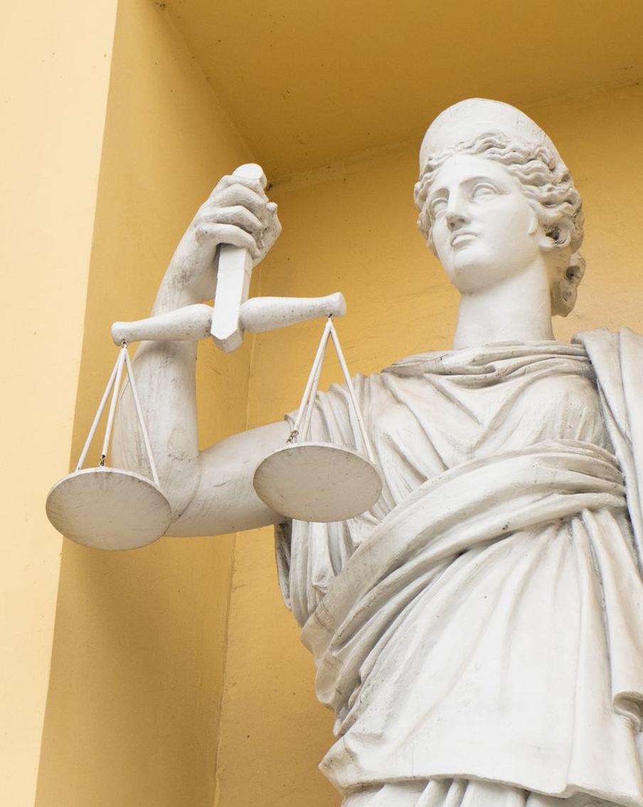 Арбитраж Московского округа написал в решении "первое слово дороже второго". В ходе гражданского разбирательства, связанного со спором между поставщиком и покупателем, Арбитражный суд Московского округа использовал выражение "первое слово дороже второго". Этот факт вызвал удивление среди представителей юридического сообщества