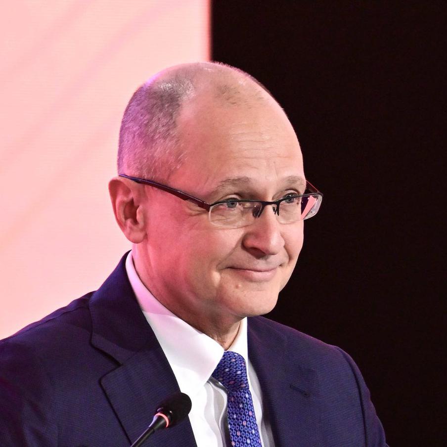 Кириенко: эпоха кумовства ушла в прошлое вместе с анекдотом про детей генерала. Заместитель руководителя Администрации президента Российской Федерации Сергей Кириенко с уверенностью заявил, что эпоха кумовства в системе государственного управления нашей страны осталась в прошлом