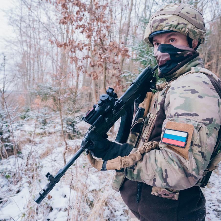 Российские войска заняли посёлок к западу от Гуляйполя. Вооружённые силы Российской Федерации продолжают успешно вести боевые действия на территории Украины. В ходе операции подразделения группировки "Восток" заняли населённый пункт Зализничное, который находится к западу от города Гуляйполе. До начала военных действий в селе проживало около тысячи человек