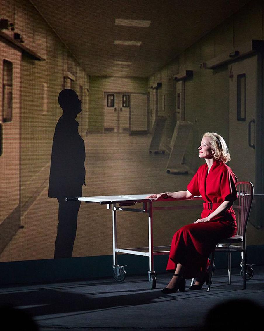 "Маленькие супружеские преступления". Смотрим спектакль в Театре сатиры