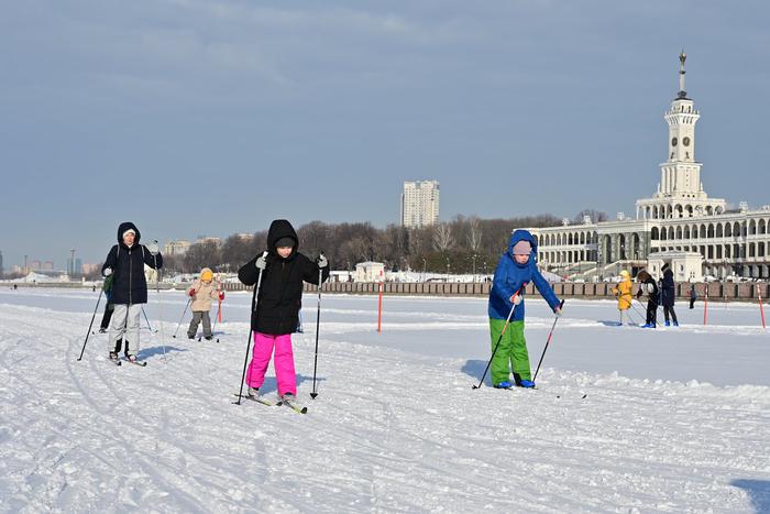Лыжную трассу в акватории канала им. Москвы открыли на Северном речном вокзале