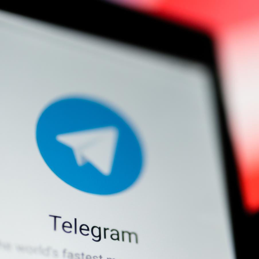 Песков прокомментировал замедление работы Telegram в России. Пресс-секретарь президента Российской Федерации Дмитрий Песков заявил, что решение о частичной блокировке Telegram в России было принято из-за невыполнения компанией требований российского законодательства