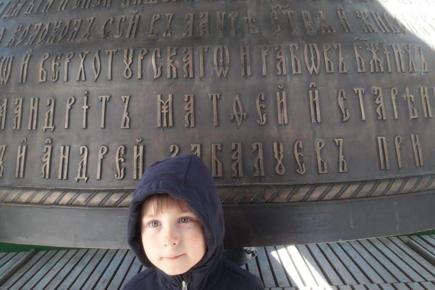 Бил в колокола Троице-Сергиевой Лавры: школьник-звонарь творит чудеса