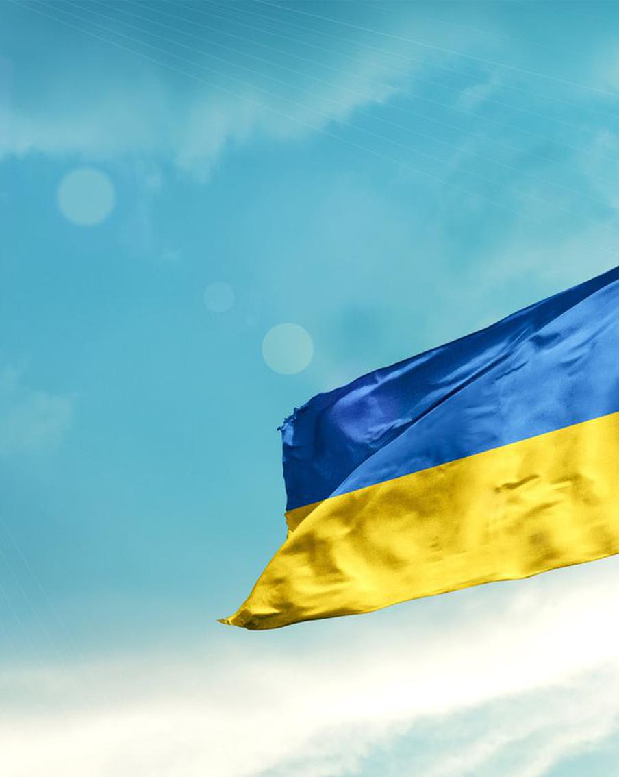 FT: Украина планирует провести выборы президента и референдум до 15 мая. Украина планирует провести президентские выборы весной текущего года наряду с референдумом о мирном соглашении с РФ. Такое решение было принято после того, как администрация президента США Дональда Трампа выдвинула условие: оба голосования должны пройти до 15 мая. В противном случае Украина может лишиться гарантий безопасности, предложенных Штатами