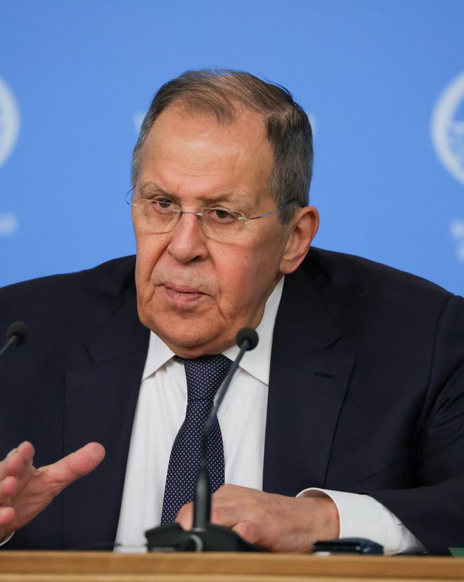 Лавров: мораторий ДСНВ действует, пока США сохраняют лимиты. В ходе правительственного часа в Госдуме глава МИД Российской Федерации Сергей Лавров заявил, что мораторий по российско-американскому Договору о сокращении стратегических наступательных вооружений (ДСНВ) будет сохраняться до тех пор, пока Соединённые Штаты выполняют аналогичные обязательства