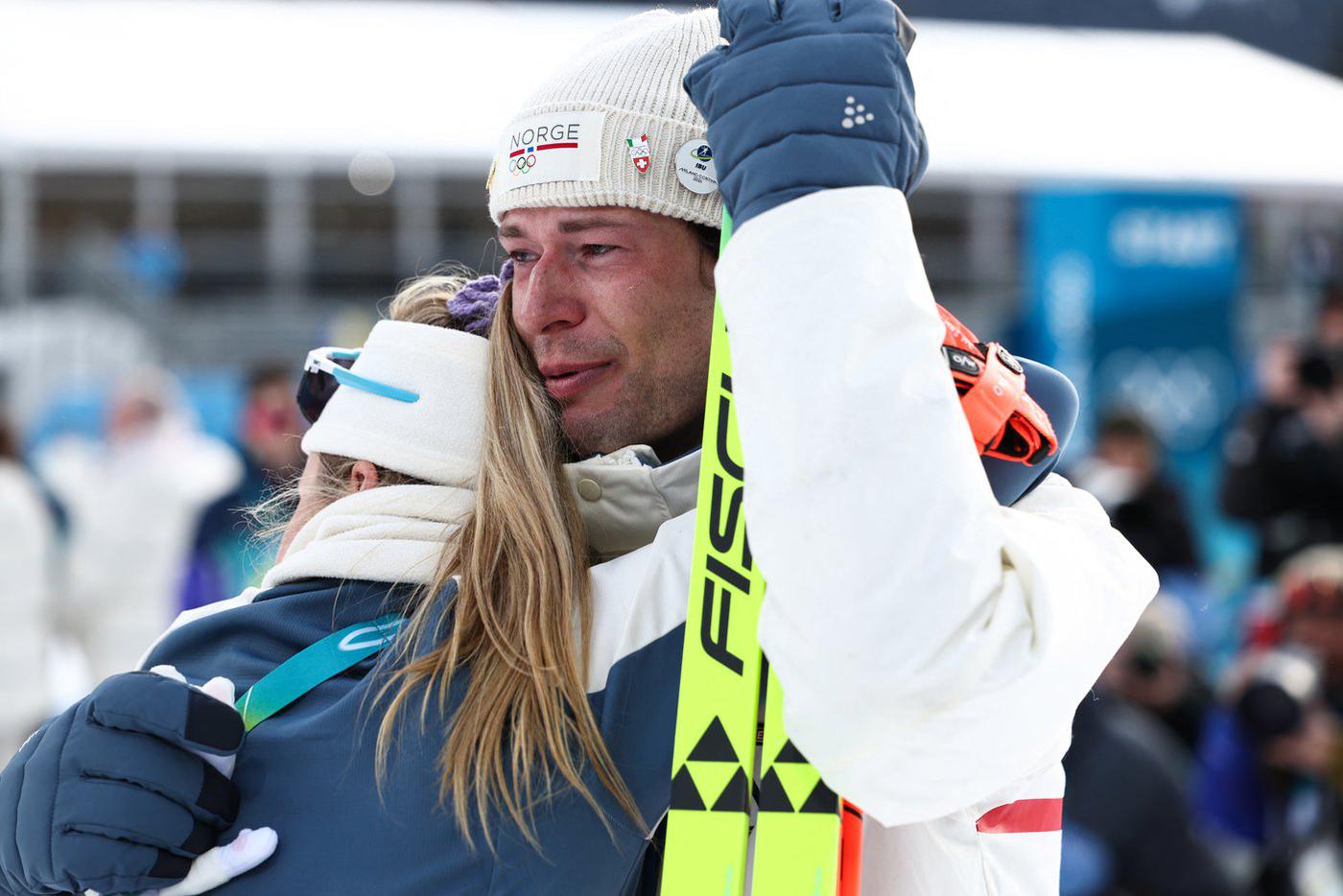 Норвежский биатлонист "изменил девушке" в прямом эфире Олимпиады – и разрыдался