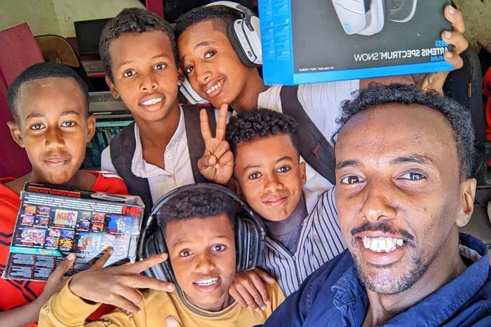 Учитель английского открыл в Йемене заведение мечты, несмотря на объявшую страну гражданскую войну