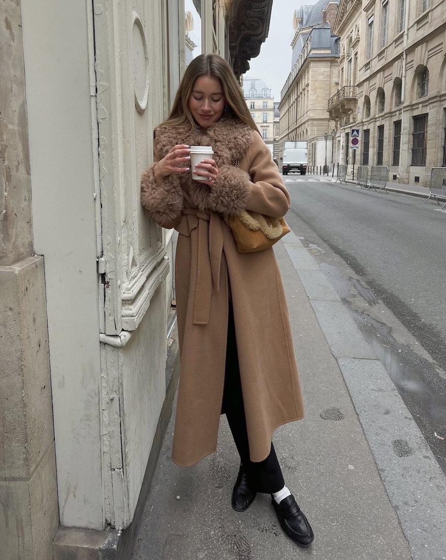 На таком пальто обращайте внимание на качество меха.