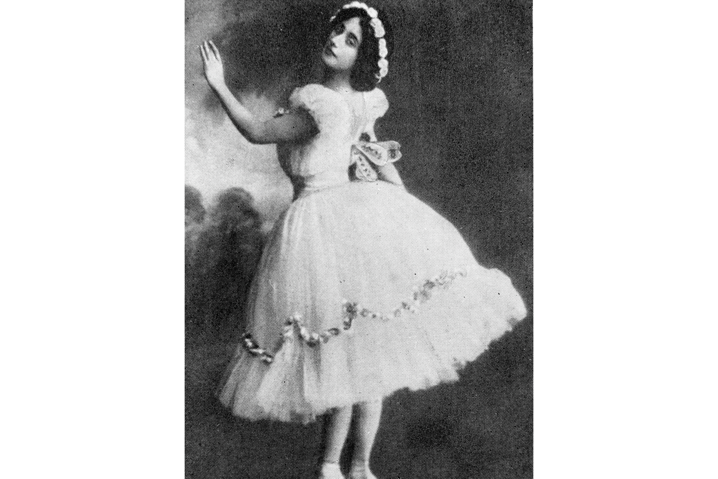 Стиль Анны Павловой навёл Михаила Фокина на идею возродить романтический балет. Так появилась "Шопениана" – тонкая стилизация в духе ожившей гравюры эпохи балерины Марии Тальони. В "Шопениане" Павлова танцевала роль Сильфиды в паре с Вацлавом Нижинским. 24 октября 1902 года. 