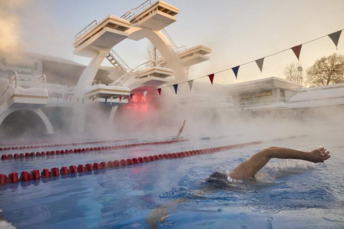 Меняем пуховик на купальник: собрали открытые зимние бассейны Москвы