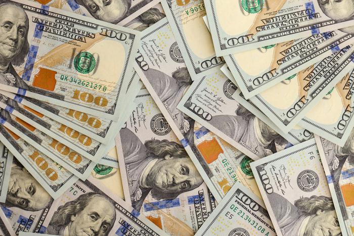 Внешний госдолг России впервые с 2006 года превысил $60 миллиардов