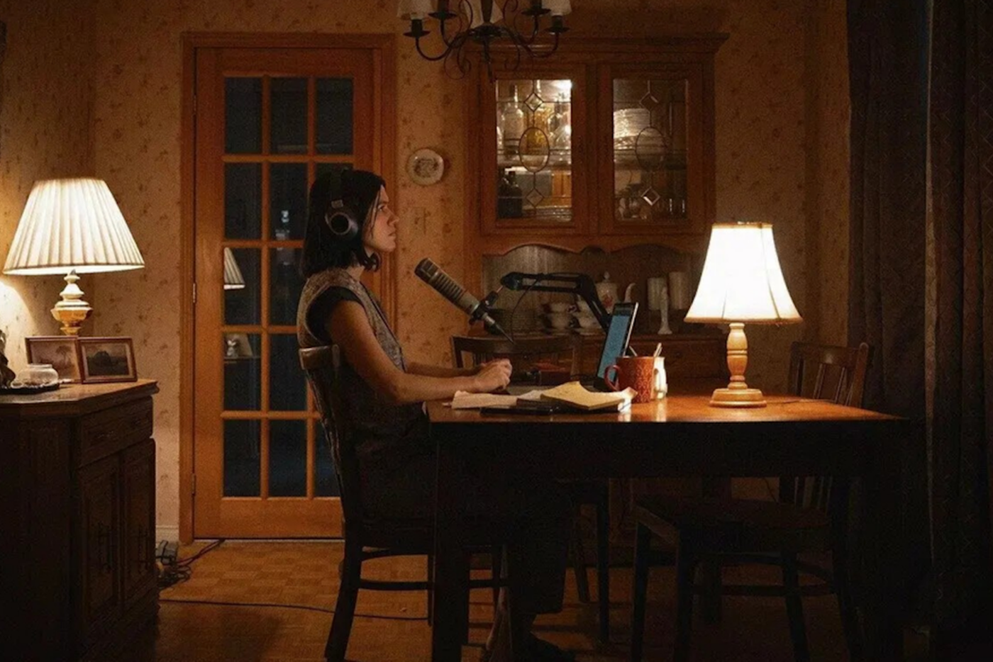 "Полутон" — канадский фильм ужасов от режиссёра и сценариста Иэна Туасона, для которого это дебют в большом кино.