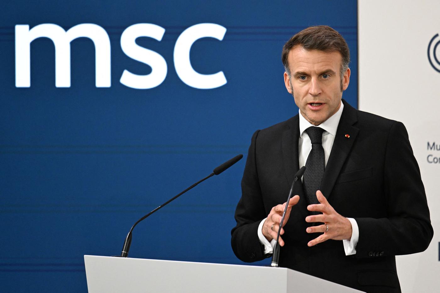 Президент Франции заявил о восстановлении прямого канала связи с Россией