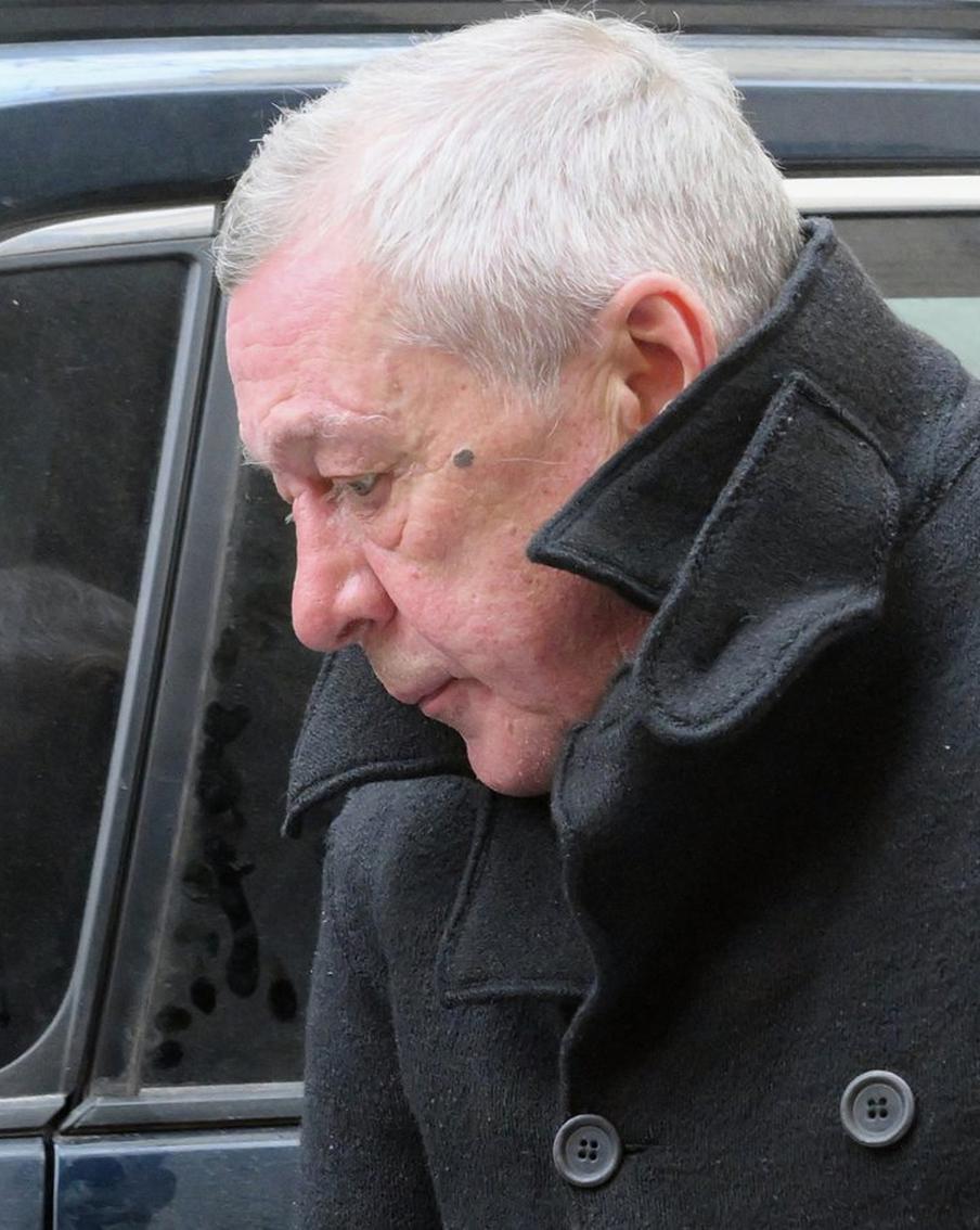 Ефремов впервые за шесть лет вышел на сцену театра. Постановка основана на пьесе Софьи Прокофьевой "Беседа без свидетеля"