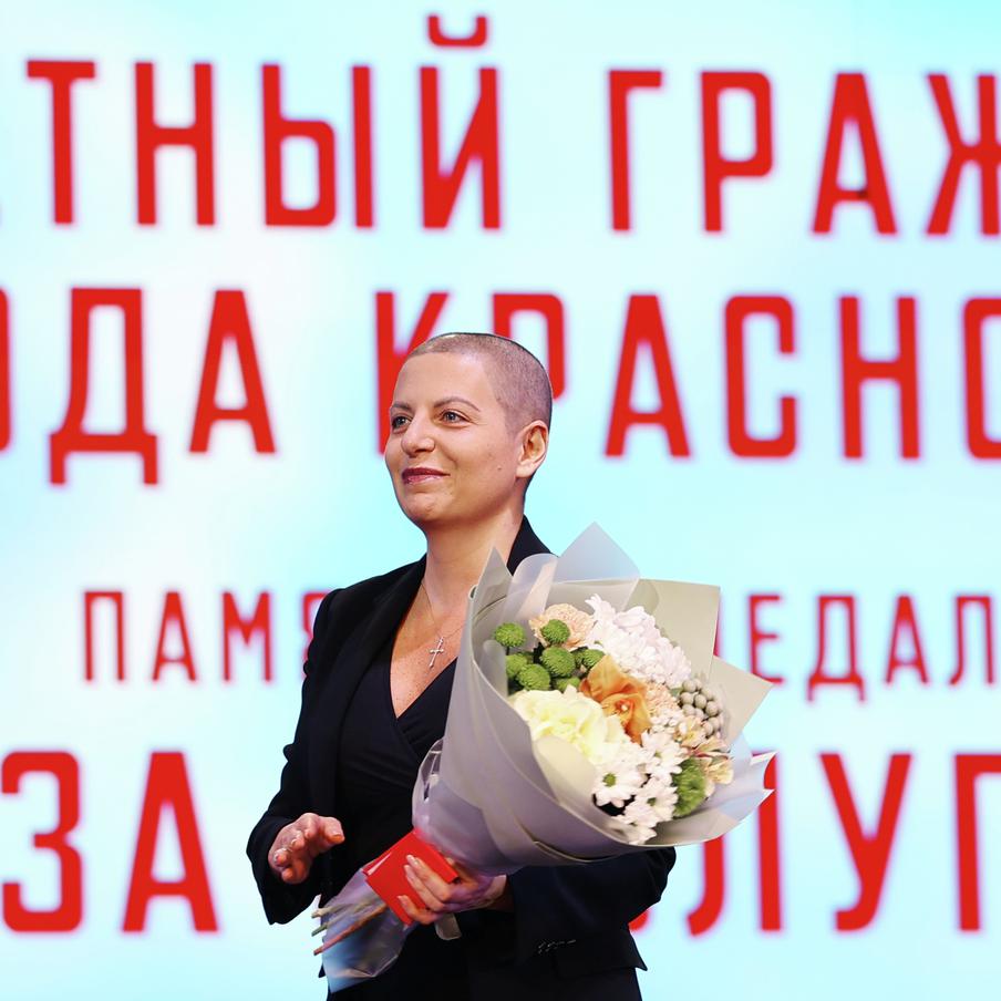 Журналистка Маргарита Симоньян рассказала о ходе своей борьбы с онкологией. Главный редактор RT Маргарита Симоньян поделилась подробностями своего текущего курса химиотерапии. Она показала, с какими последствиями борьбы с раком ей приходится сталкиваться