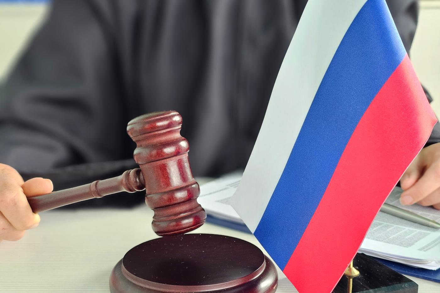 Заблокировавшим вход в Роскомнадзор мужчинам назначили меру пресечения