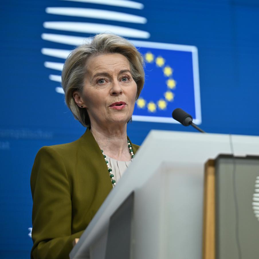 Фон дер Ляйен: расходы на оборону в Европе в 2025 году выросли почти на 80%. Как заявила председатель Еврокомиссии Урсула фон дер Ляйен на Мюнхенской конференции по безопасности, к 2025 году военные расходы в Европе выросли почти на 80% по сравнению с уровнем, который наблюдался до начала конфликта на Украине