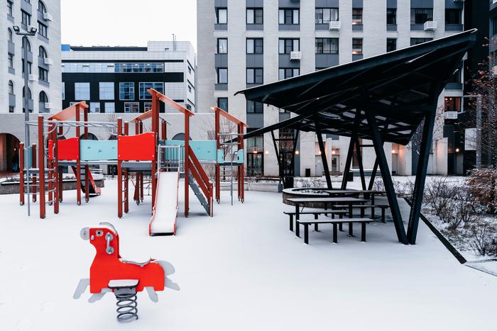 Ефимов: более 280 детских и спортивных площадок оборудовали во дворах новостроек по реновации