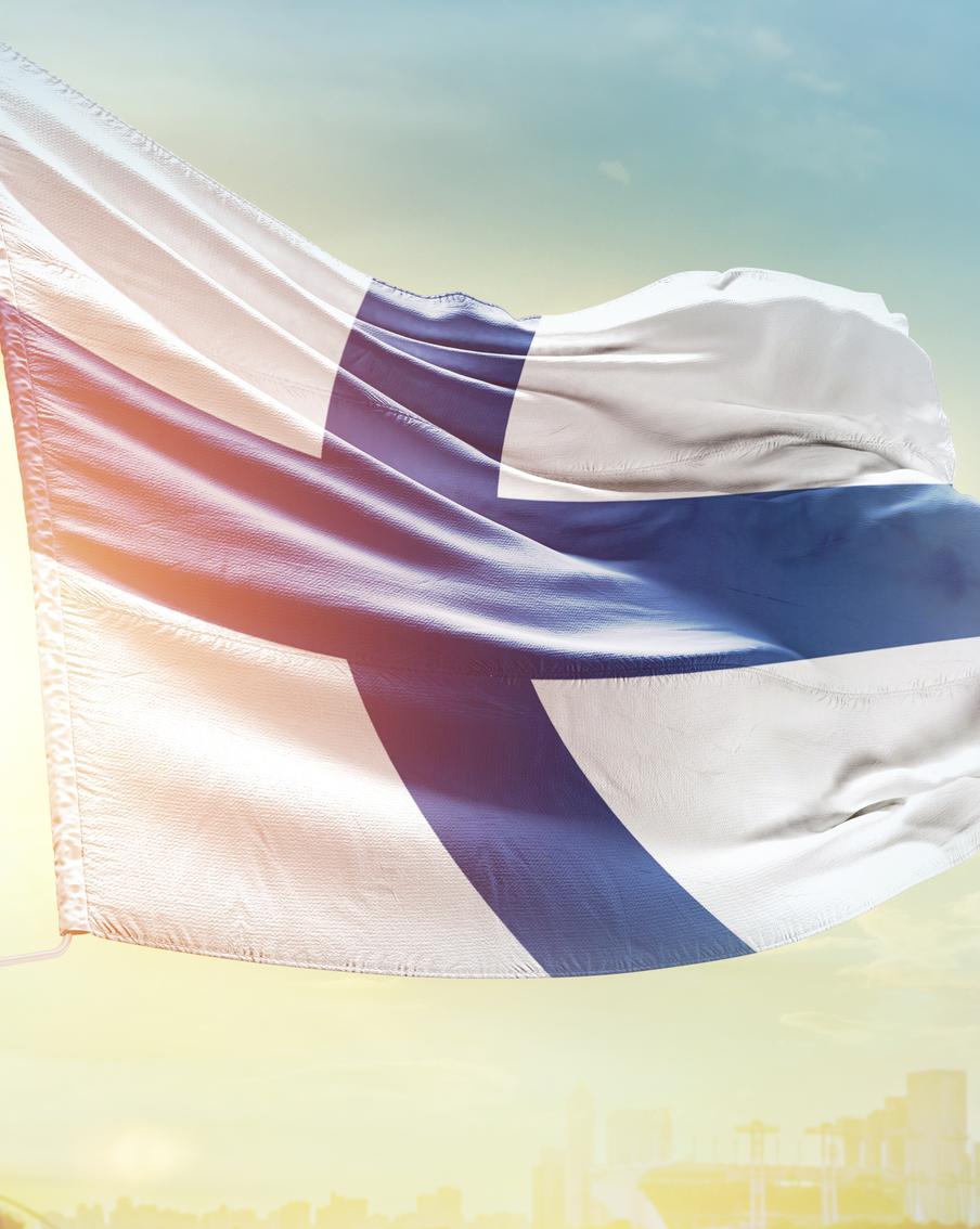 Yle: Финляндия собирается пересмотреть сделки россиян с недвижимостью. Министерство обороны Финляндии рассматривает возможность внедрения механизмов, позволяющих пересматривать уже завершённые сделки по приобретению недвижимости гражданами стран, не входящих в Европейский союз и Европейскую экономическую зону. Об этом сообщила телерадиокомпания Yle, ссылаясь на заявление главы ведомства Антти Хяккянена